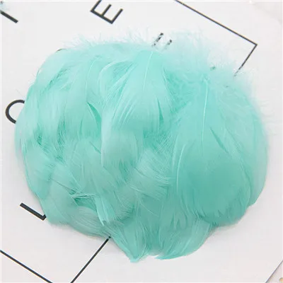 lt blue green 100pcs Натуральные перья лебедя 4-7 см 1-2 дюйма маленькие плавающие Шлейфы гусиное перо цветной шлейф для украшения рукоделия 100 шт - Цвет: lt blue green 100pcs