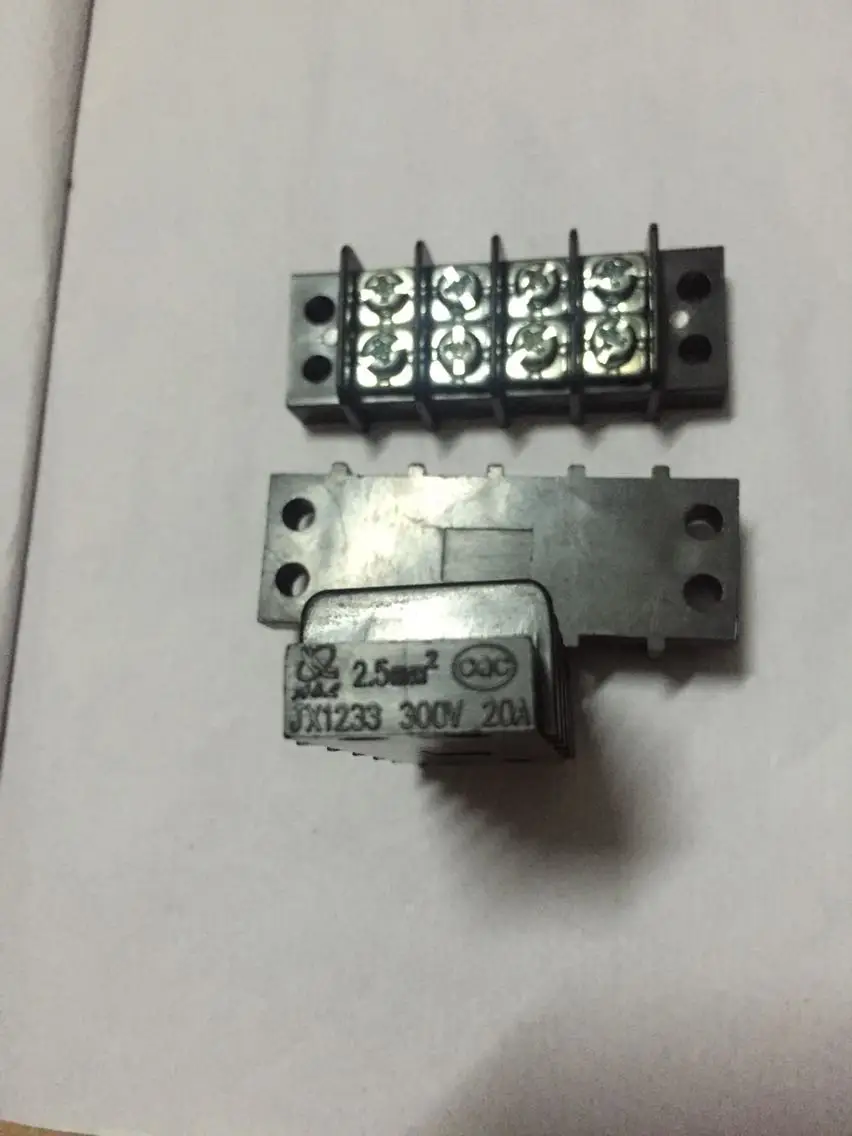 

Оригинальный новый 100% JX1233 терминал макет 20A300V фиксированная связь Колонка 4-разрядный (бакелит) устойчивость к воздействию высоких температ...