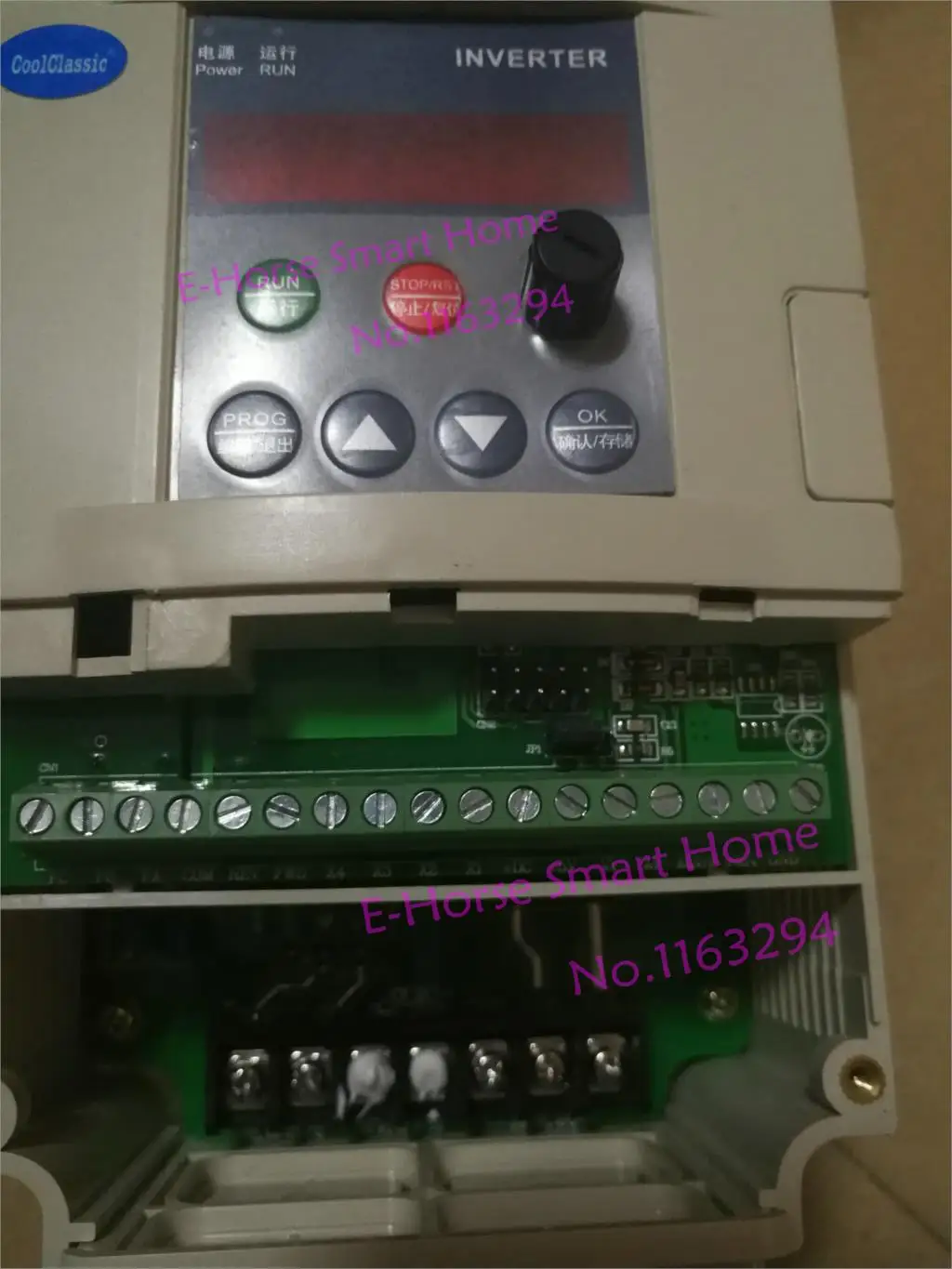 Частотно-регулируемым приводом 110V Инвертор ZW-S2-1T 1.5KW/2.2KW однофазный 110V Вход и 220V 3-фазы мощность двигателя с кабелем 2м и снаружи Панель