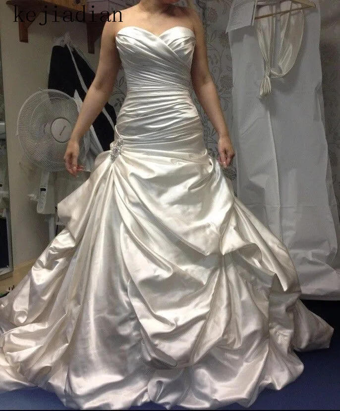 Винтаж плюс Размеры Vestidos De Novia индивидуальный заказ без бретелек Бисер аппликацией свадебное платье оборками атласное свадебное платье с длинным шлейфом