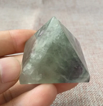 

Beatiful Natural Bright-coloured FLUORITE CRYSTAL Pyramid Healing