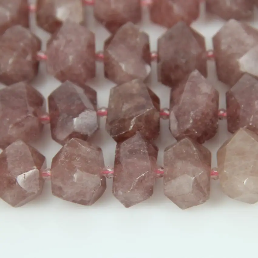 Цельная нитка натуральный клубничный кварц граненый самоцвет вырезанные