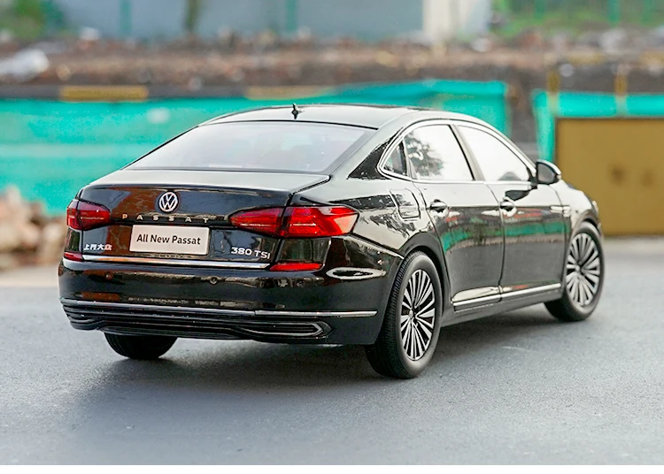 Высокое качество 1:18 новая модель PASSAT из цинкового сплава, высококачественная металлическая коллекция и Подарочная модель автомобиля