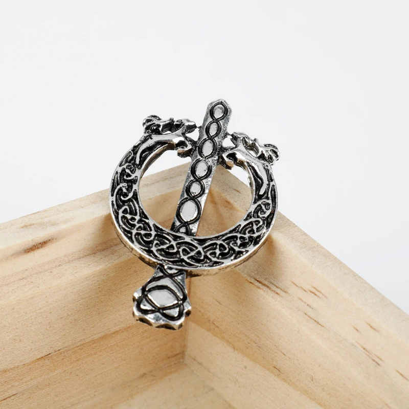 Новинка Лидер продаж броши Outlander для женщин и мужчин брошь на рубашку булавки