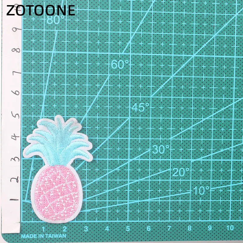 1745 ZOTOONE железные нашивки в форме единорога для полосатая одежда вышитые Diy странные вещи жалованья Фламинго милый патч стикер Аппликация G - Цвет: 1745