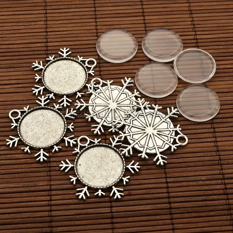 

25x4mm Dome Transparent Glass Cabochon Christmas Ornament Antique Silver Color Alloy Snowflake Pendant Cabochon Settings DIY