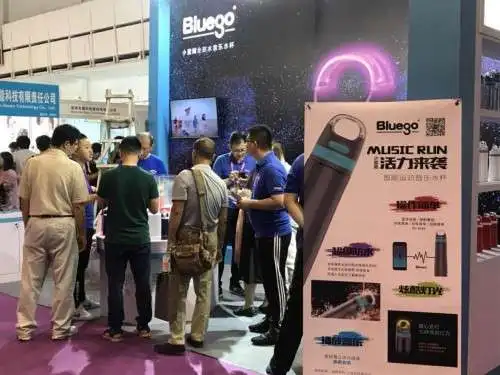 Bluego bluetooth динамик Спортивная музыка тритан бутылка для воды ЕС сертифицированный подключение телефона многофункциональный открытый замок бутылка