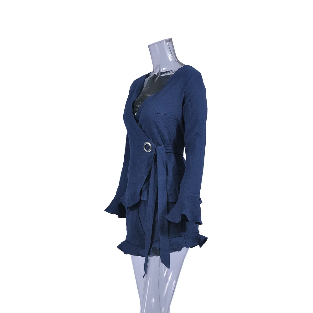 

2018 autumn and winter women's explosion suit set trumpet sleeve deep V cardigan shorts two-piece women