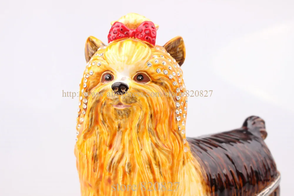 Металлический Йоркширский терьер украшенный драгоценными камнями витрина