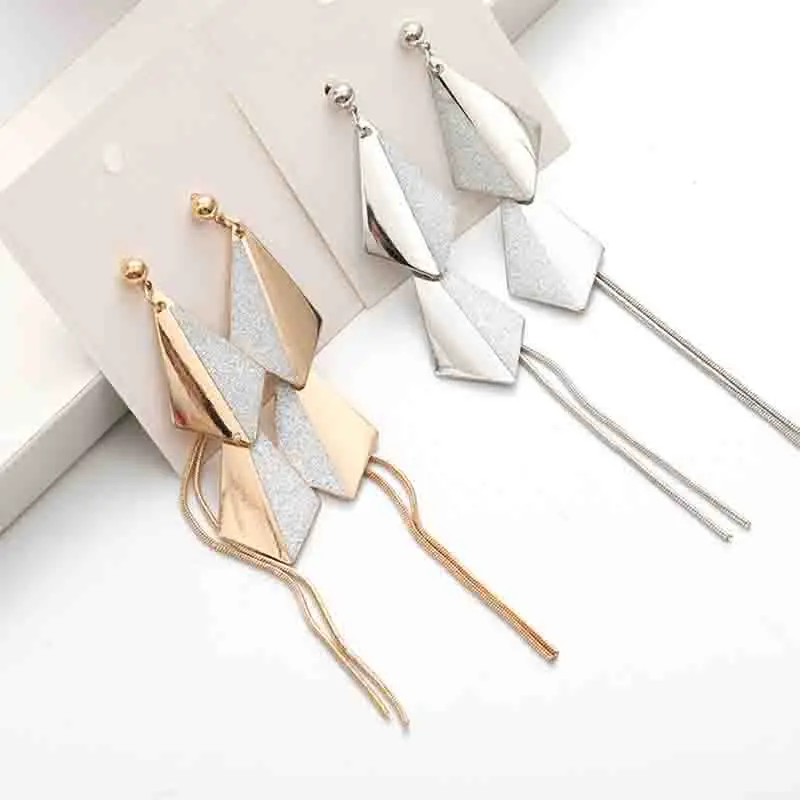 Взрывные модели геометрических сережек темпераментные модные дикие личные