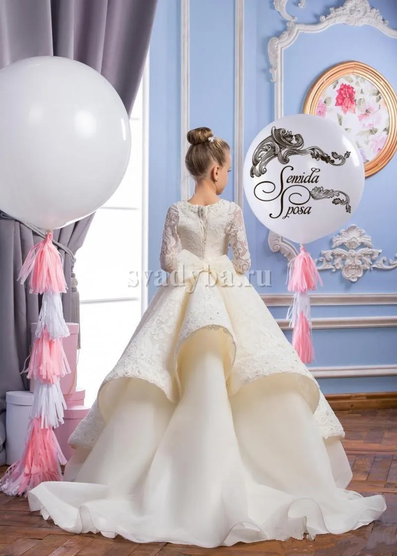 Детское винтажное платье принцессы бальное цвета слоновой кости с длинными