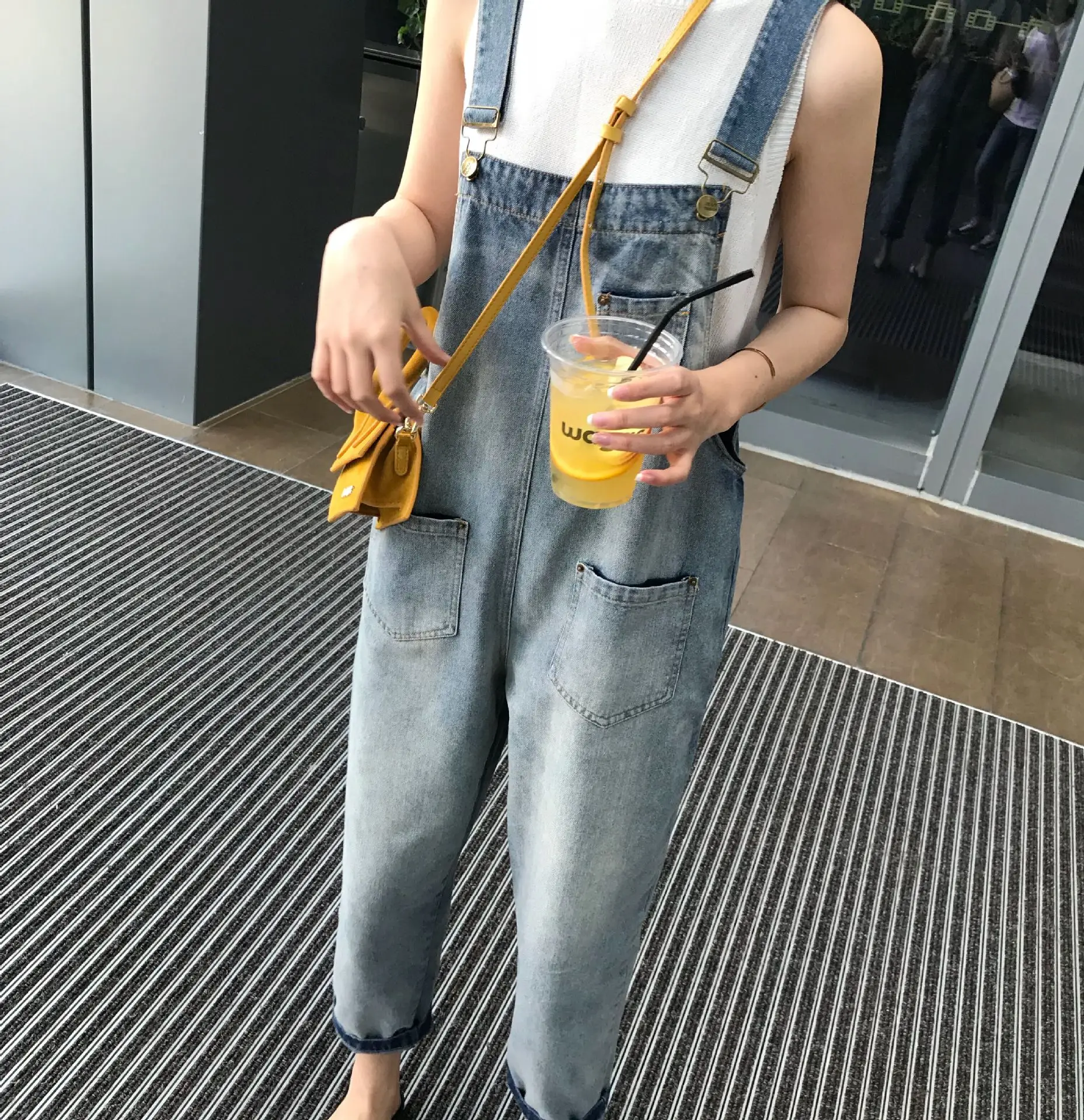 

Fashion Women Denim Jumpsuit Ladies Spring Fashion Loose Jeans Rompers Female Casual Plus Size Overall Playsuit With Pocket 9592