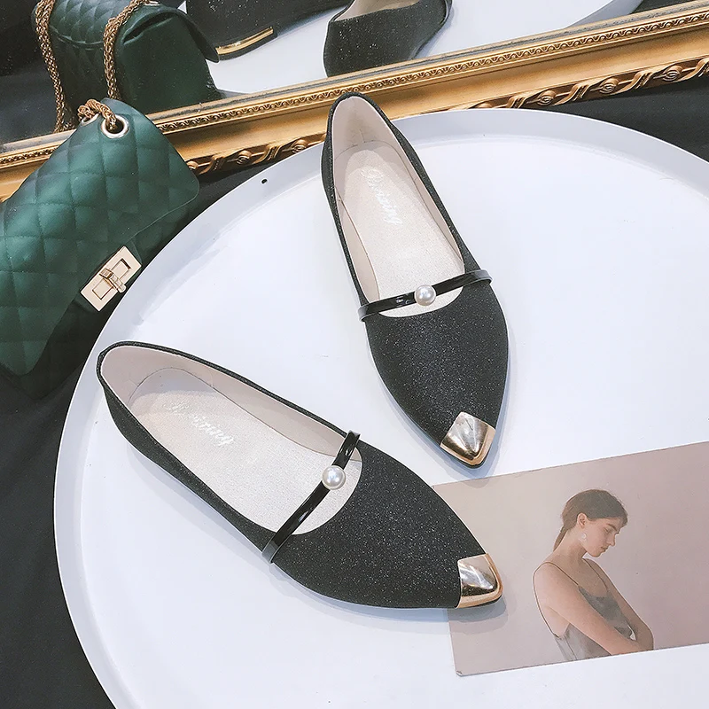 Женская обувь матовая женская на плоской подошве с острым носком нескользящая