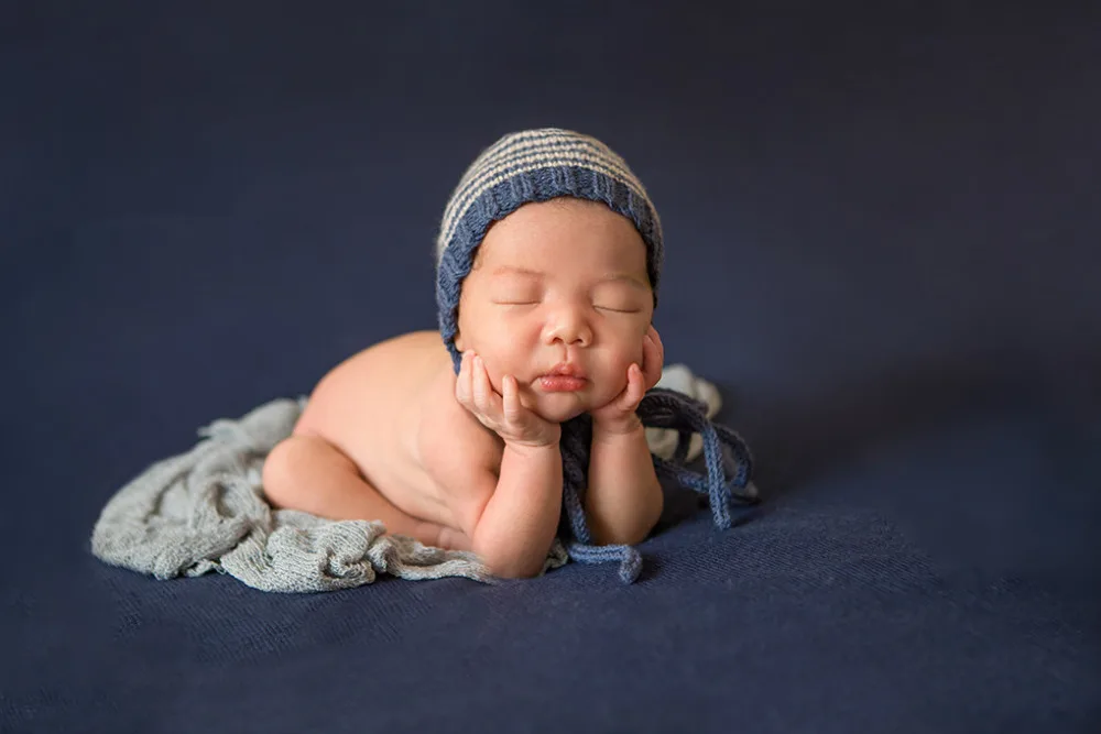 newborn Baby Bonnet - the everyday baby hat hand knit blue bonnet for photo prop simple organic easter gift | Детская одежда и