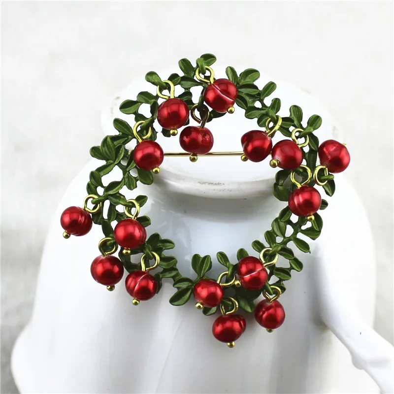 2020 new Europe and America retro style green round shape red natural pearl brooch | Украшения и аксессуары