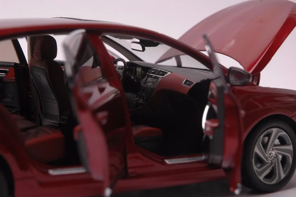 1:18 литья под давлением модель для Citroen DS 4S красный хэтчбек сплав игрушечный автомобиль миниатюрная коллекция подарок DS4