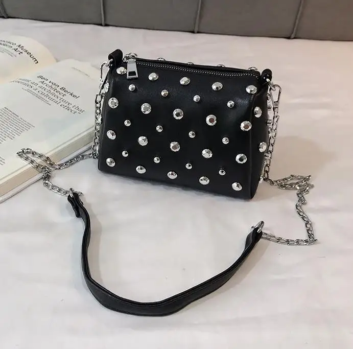 Yogodlns Bags For Women New Fashion Rivet PU Leather Women Bag Diamonds Shoulder Messenger Bag Chains Small Flap Crossbody Bag - Цвет: Black