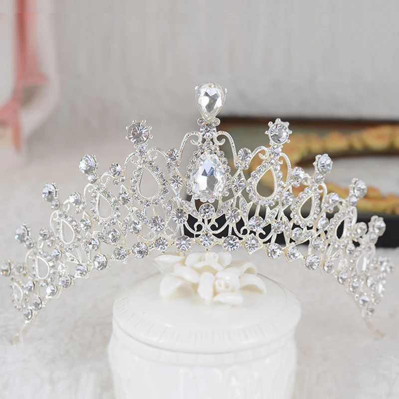 Венок для невесты из высококачественного корейского сплава с жемчугом и кристаллами.