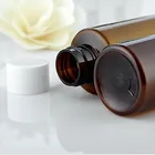 10 шт.лот 100 мл 120 мл 150 мл янтарная пустая ПЭТ бутылка коричневая плоская пластиковая бутылка обычная крышка с внутренней заглушкой