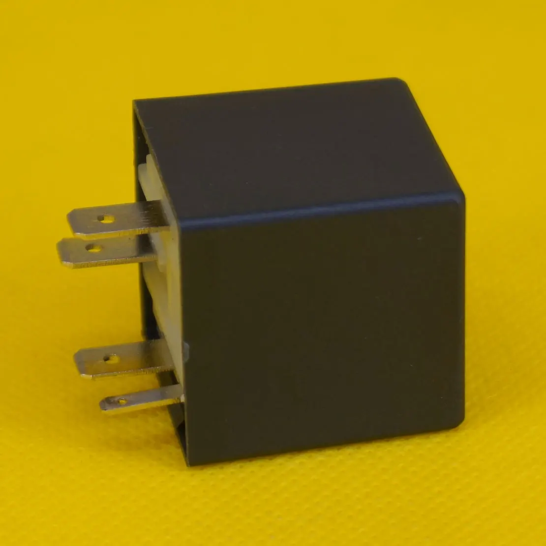 Beler 1J0906381A черный источник питания двигателя распределительная проводка ЭБУ Топливный Насос реле#109 подходит для VW Audi Seat Skoda 1989-2006