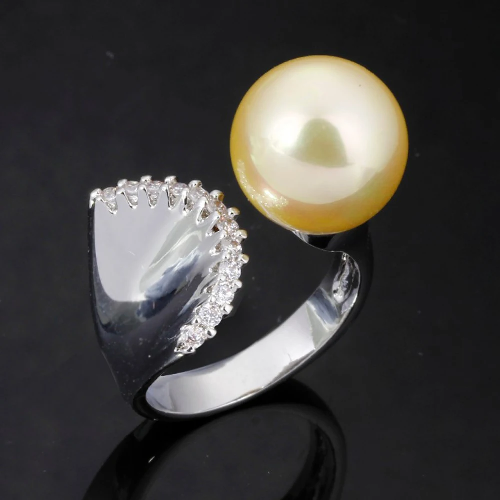 Женские кольца с родиевым покрытием кубическим цирконием и имитацией жемчуга