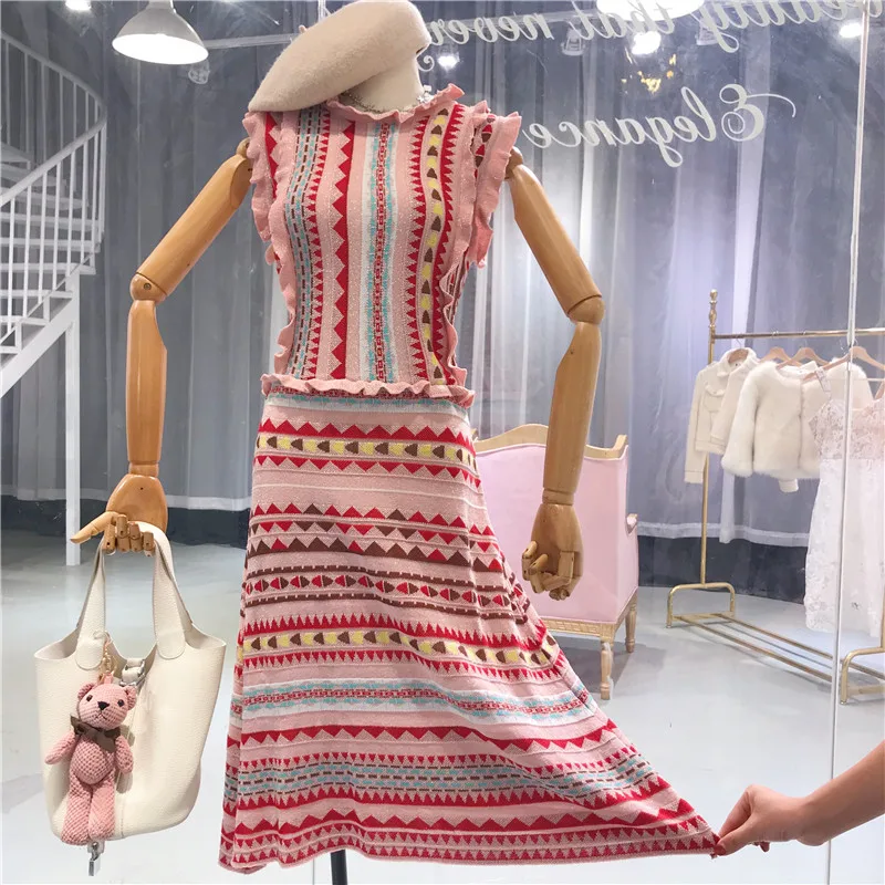 Женское трикотажное платье ALPHALMODA яркий пуловер в полоску с оборками на рукавах