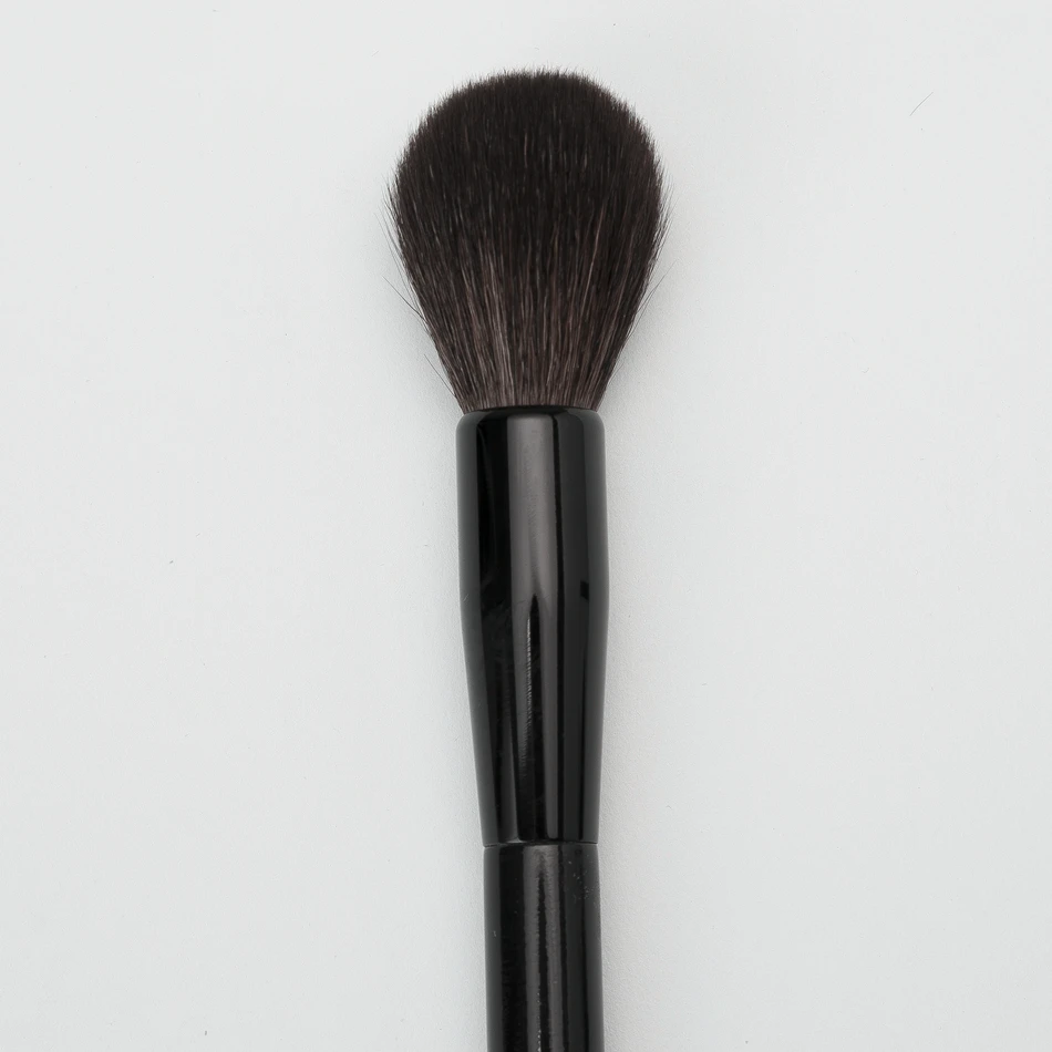 Кисть для пудры из натурального меха козы мягкая плотная одинарная большая