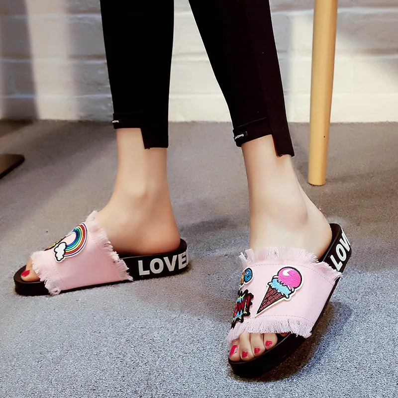 Джинсовые шлепанцы с аппликацией. Новый дизайн Женские ручной работы Цвет радуги