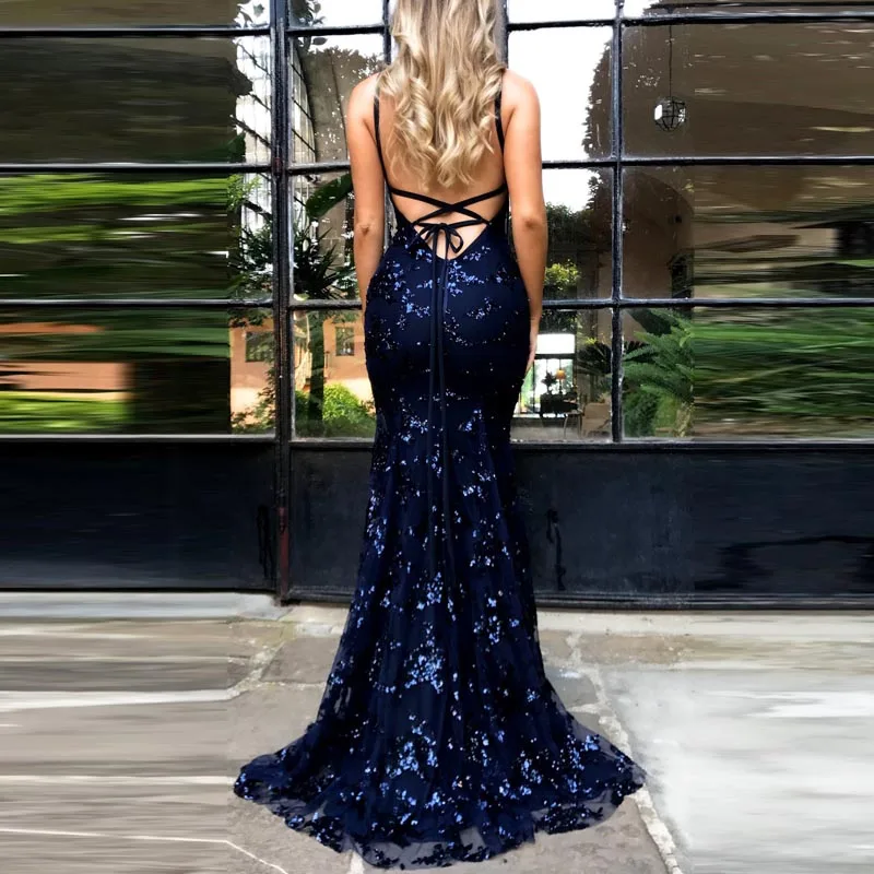 Женское длинное вечернее платье на бретельках элегантное облегающее Платье