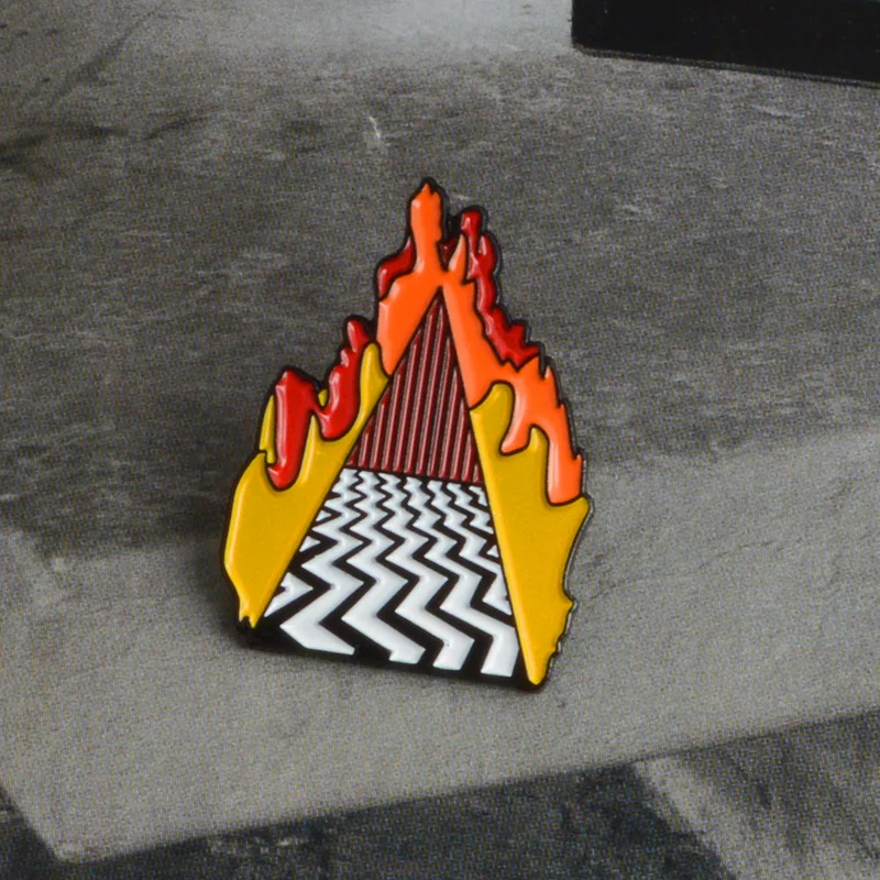 Красные черные и белые Броши Добро пожаловать в Твин Пикс Значки для рюкзака