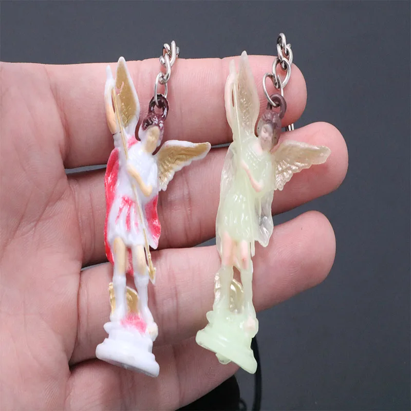 Пластиковый панк брелок с библейскими крыльями|Брелоки| |