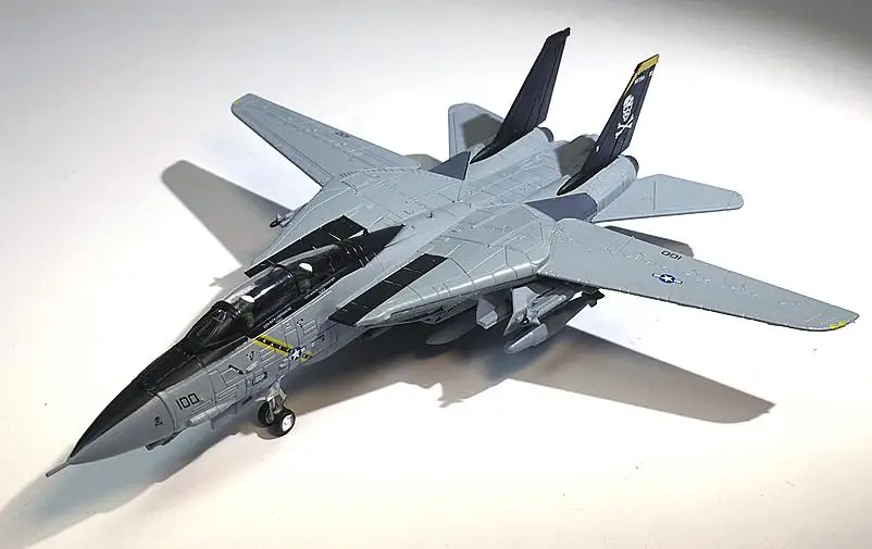 F-14 JOLLY ROGERS 1/100 литой самолет модель самолета