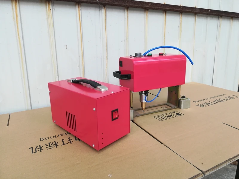 Маленький Металлический гравировальный станок для номерных знаков ручной и