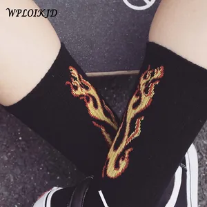 Носки мужские для скейтборда, хлопок, высокие, в стиле хип-хоп, с огненным пламенем, в европейском и корейском стиле, Харадзюку, белые черные