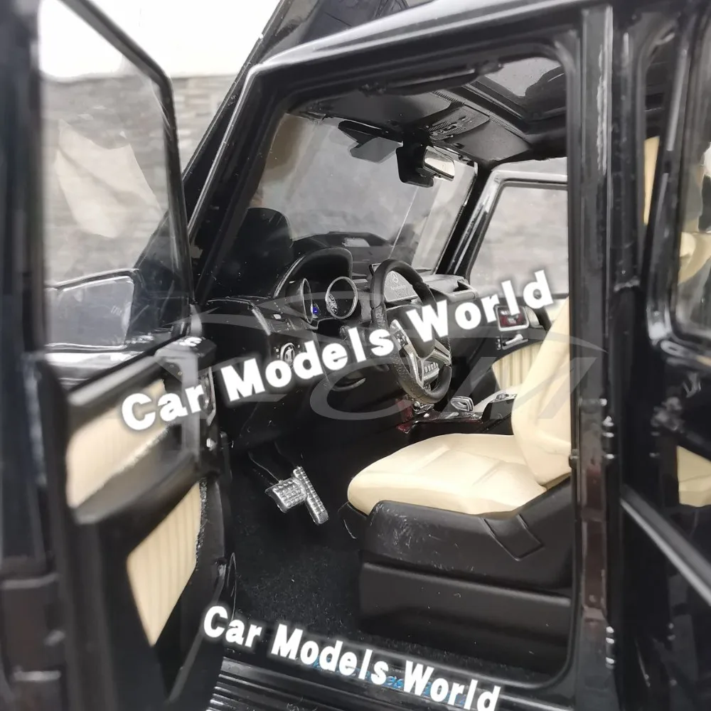 Модель автомобиля под давлением для iScale G Class klase (темно зеленый) 1:18 + небольшой
