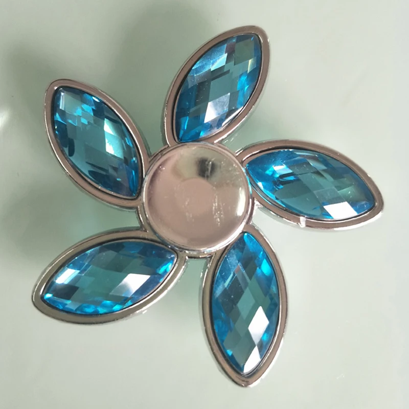 50 ШТ. Diamond Flower EDC Игрушки Треугольной Металла Непоседа Spinner Металл