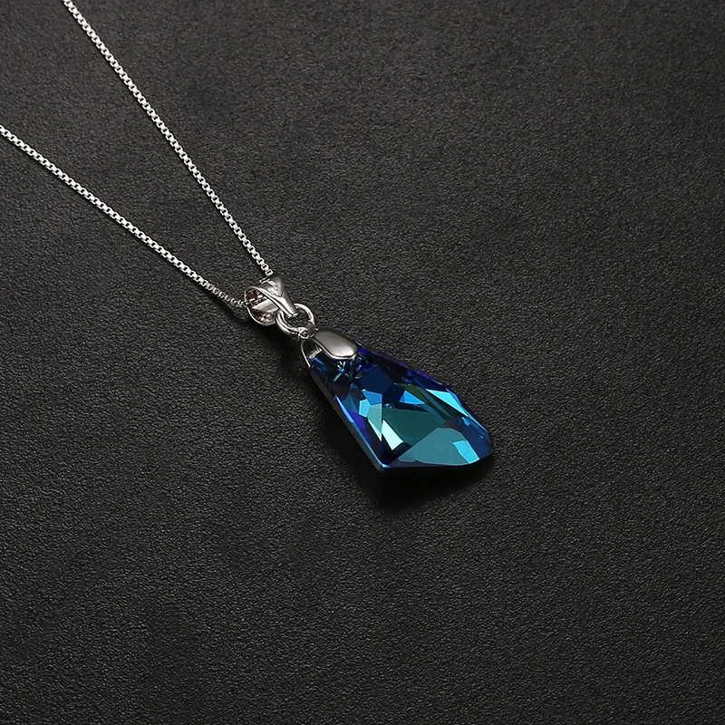 Перегородка Новые голубые кристаллы Swarovski Необычные камни галактические