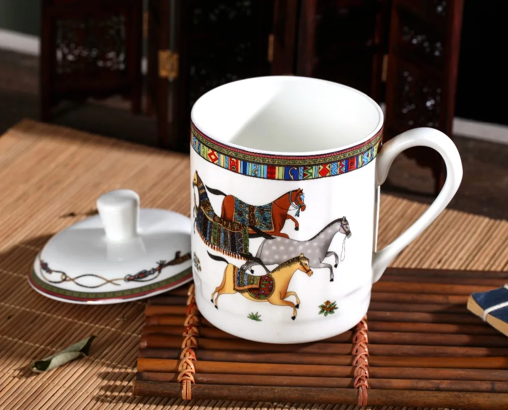Высокая костяного фарфора восточные horse Кожаные Офисные чашка с крышкой