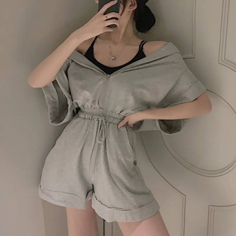 Комбинезон хлопковый с коротким рукавом худи глубоким v-образным вырезом Серый