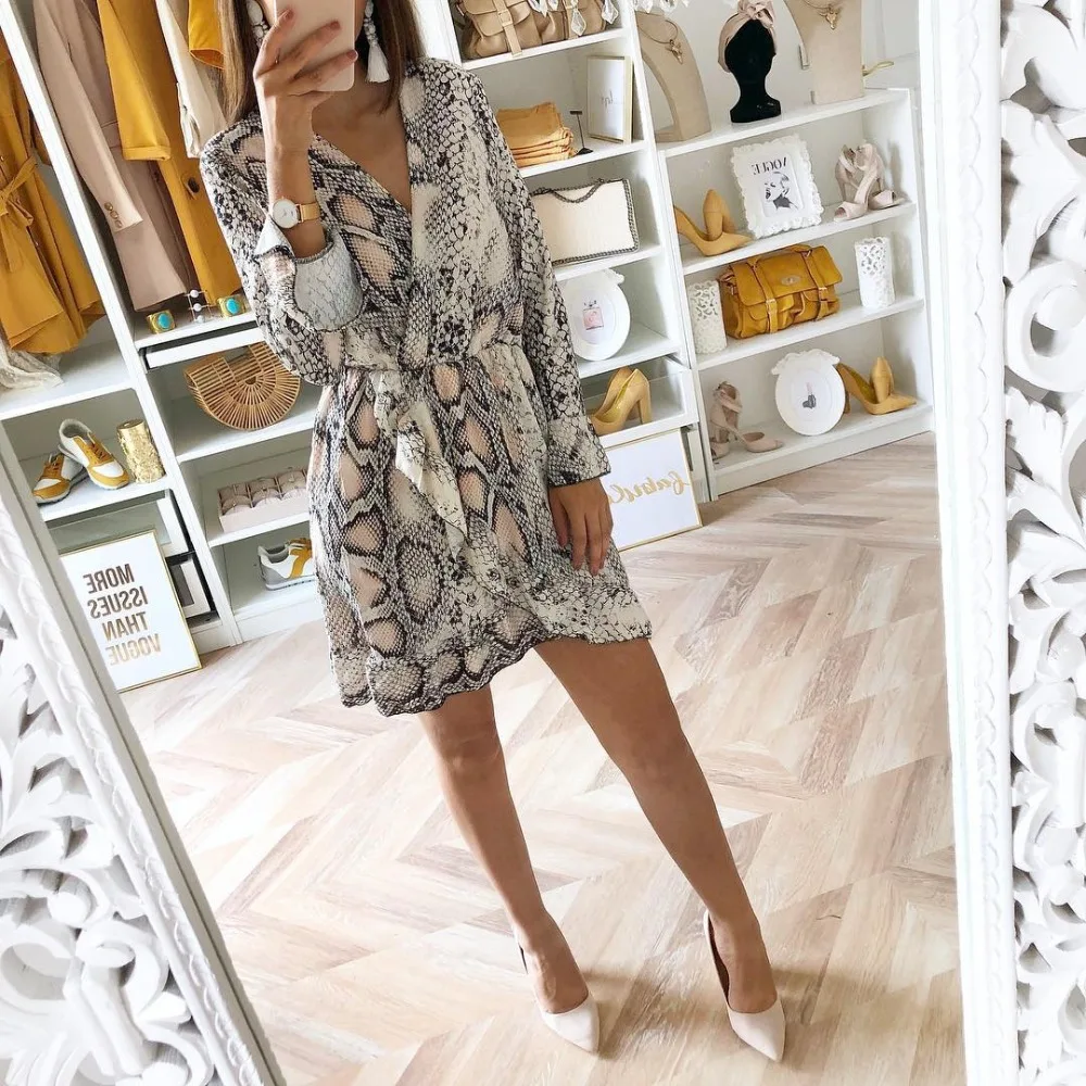 Змеиный принт плунг Шеи Обертывание богемное пляжное платье отпускное