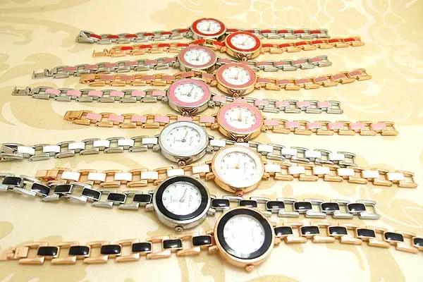 

Luxury rose gold bracelet Watch Women Lady Fashion Rhinestone Dress Quartz Wristwatches Relojes Mujer GO096