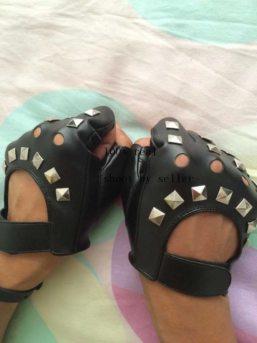 

Hot-selling men's rivet gloves ds semi-finger gloves men rivets punk gloves cut out rivet fingerless gloves