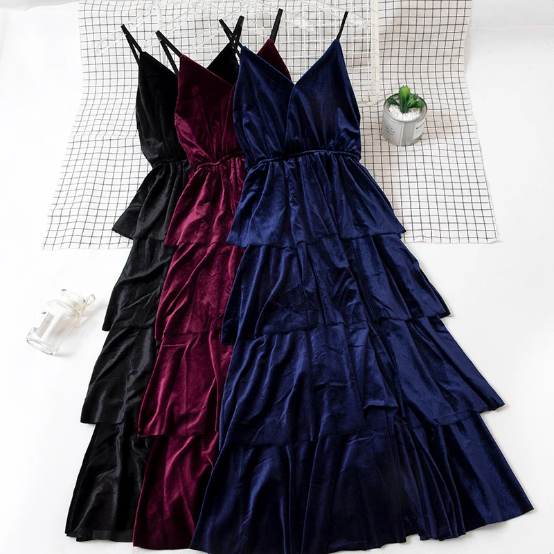 Женское бархатное бальное платье на бретельках винтажное облегающее