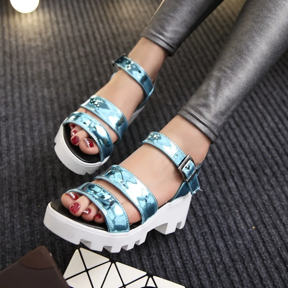 2017 Лето Новый Пряжка Ремешок Лодыжки Накруткой Дамы сандалии Толстым дном