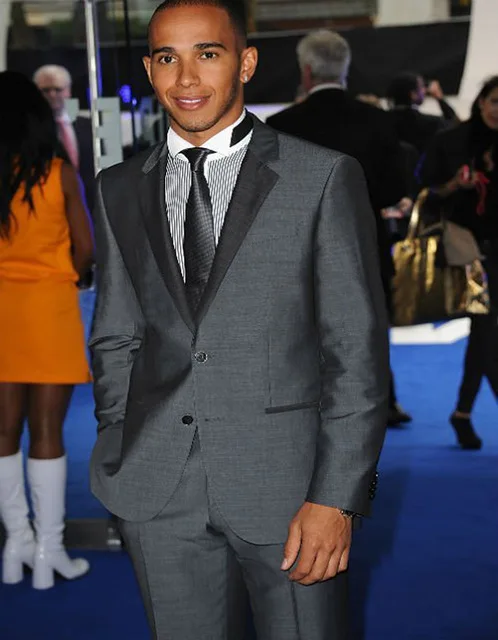 

Весна 2018, индивидуальные серые смокинги для жениха, мужские костюмы с двумя пуговицами и вырезом на лацкане, свадебные костюмы для лучших мужчин, костюм для жениха (пиджак + брюки)