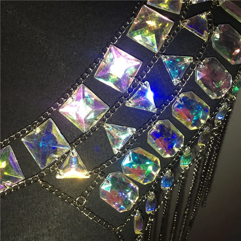 FestivalQueen Сексуальная металлическую цепь с кисточкой майка для женщин роскошный кристалл блестками Короткие вечерние клубная одежда укороченный топ