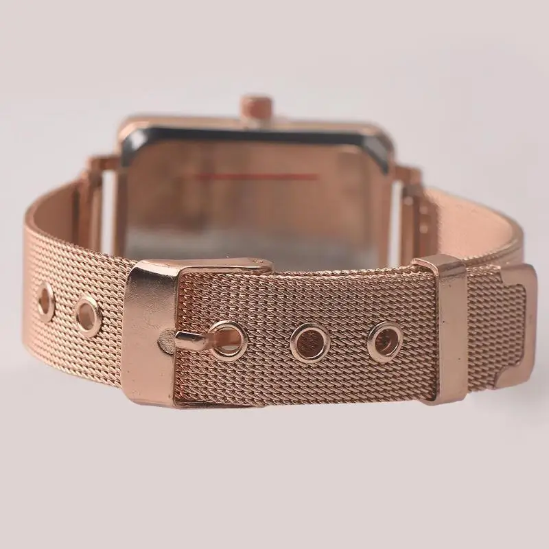 Quartz Watch Women Leather Band Wrist Watch Fashion Waterproof Bracelet Quartz Watch Casual Women Round Dial Analog Wristwatch