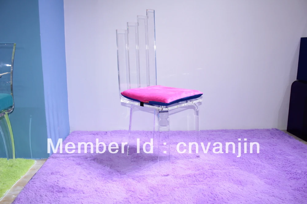 

Clear acrylic dining/wedding/event/chair with cushion