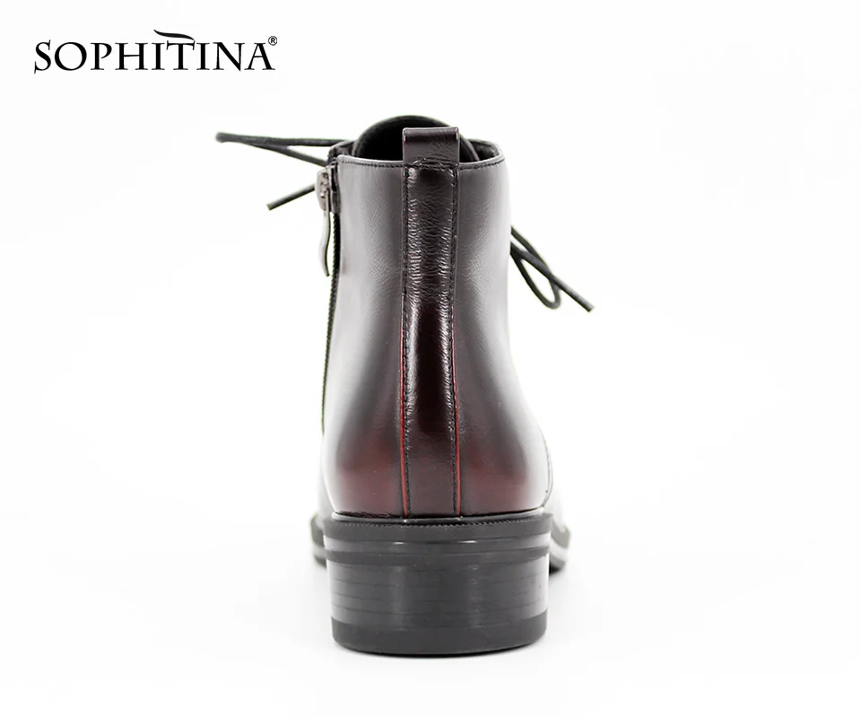 SOPHITINA/ Ботинки – для тех, кто ценит удобную и стильную обувь, выполнена из натуральной кожи бордового цвета, подкладка из ворсина. Ботинки дополнены шнуровкой. Мысок округлён.Боковая сторона дополнена молнием. B021