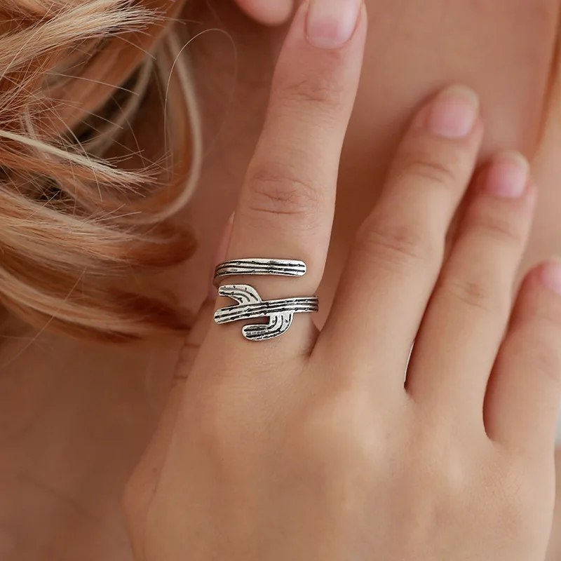 

Special Desgined Vivid Carved Cactus Shape Antique Silver Plated Cupreous Open Rings For Women